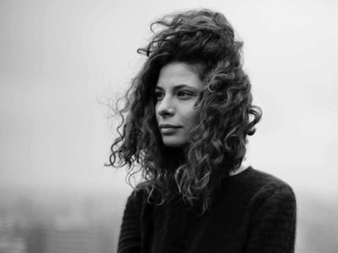 Alina Țuțuianu, Gründerin des non-formalen Bildungszentrums Flori, fete și băieți